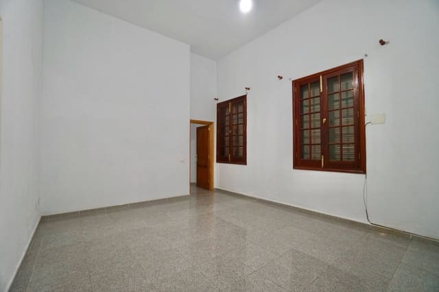 5 quarto Moradia em Banda para venda em San Lorenzo, Las Palmas de Gran Canaria - 240 000 € (Ref: 9110278)