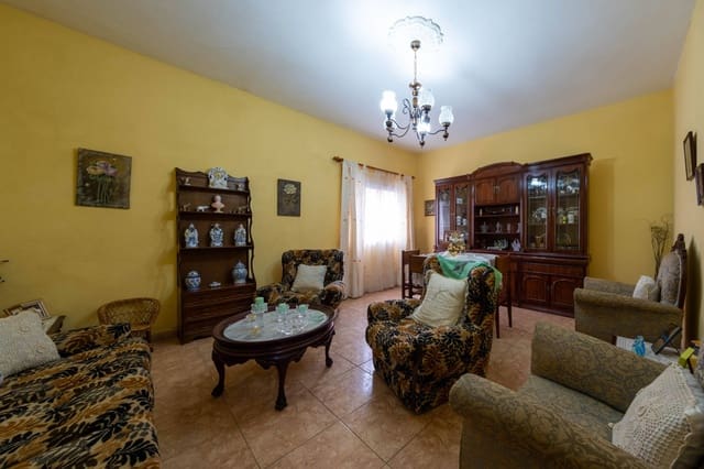 6 bedroom Finca/Country House for sale in Moya - € 190,000 (Ref: 9110279)