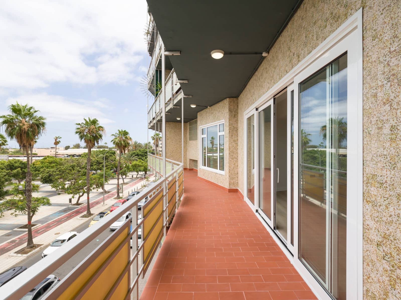 3 bedroom Flat for sale in Las Palmas de Gran Canaria with garage - € 945,000 (Ref: 9114127)