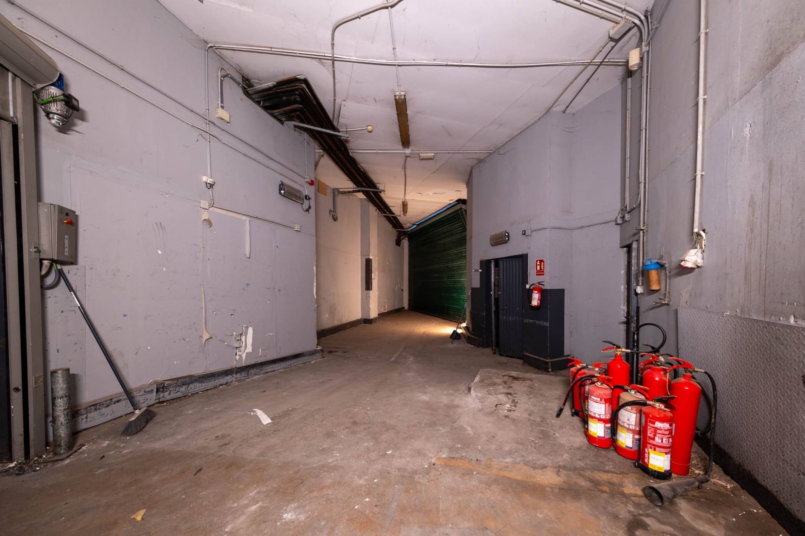 Erhverv til salg i El Doctoral med garage - € 1.500.000 (Ref: 9116067)