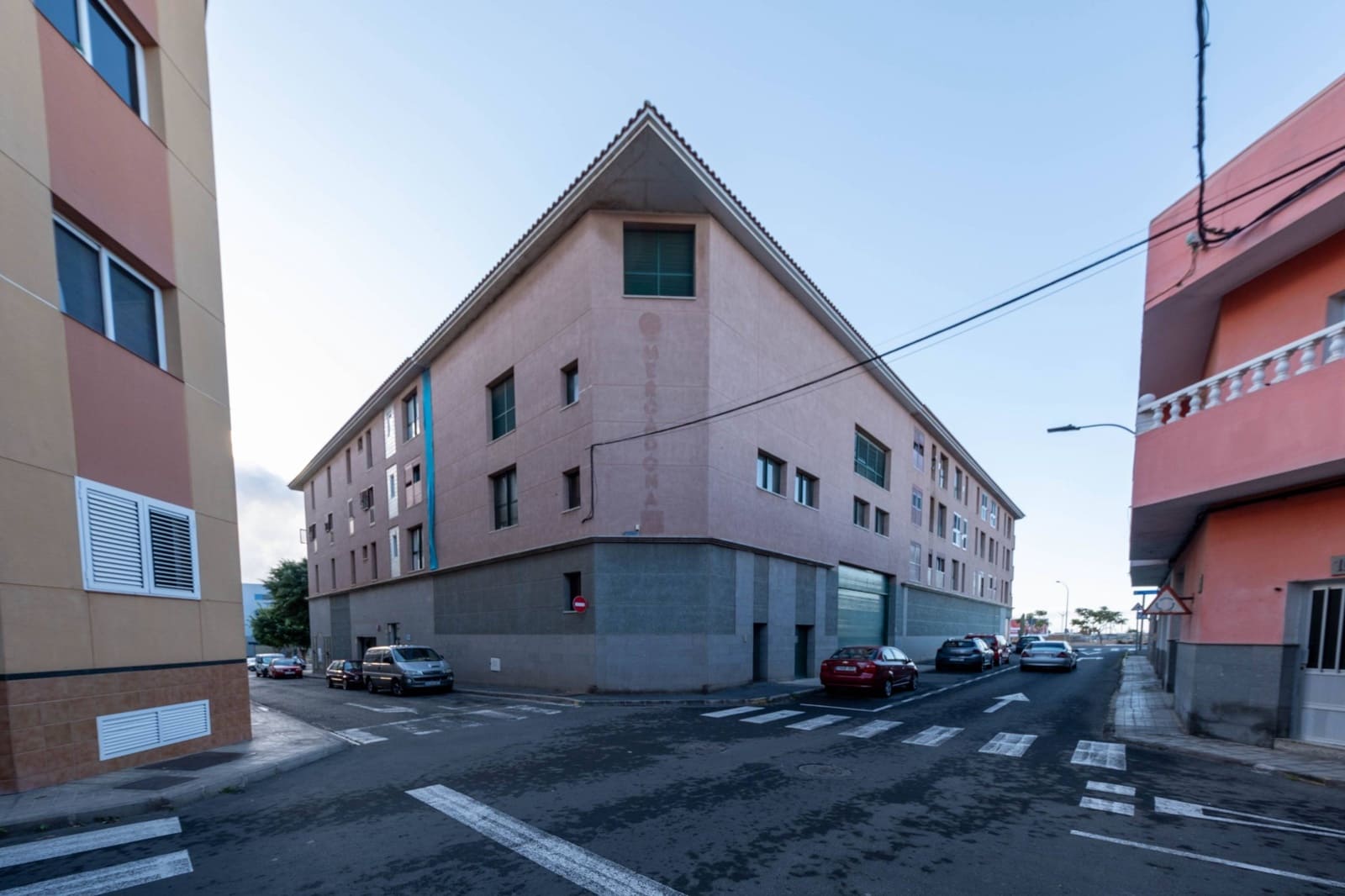 Erhverv til salg i El Doctoral med garage - € 1.500.000 (Ref: 9116067)