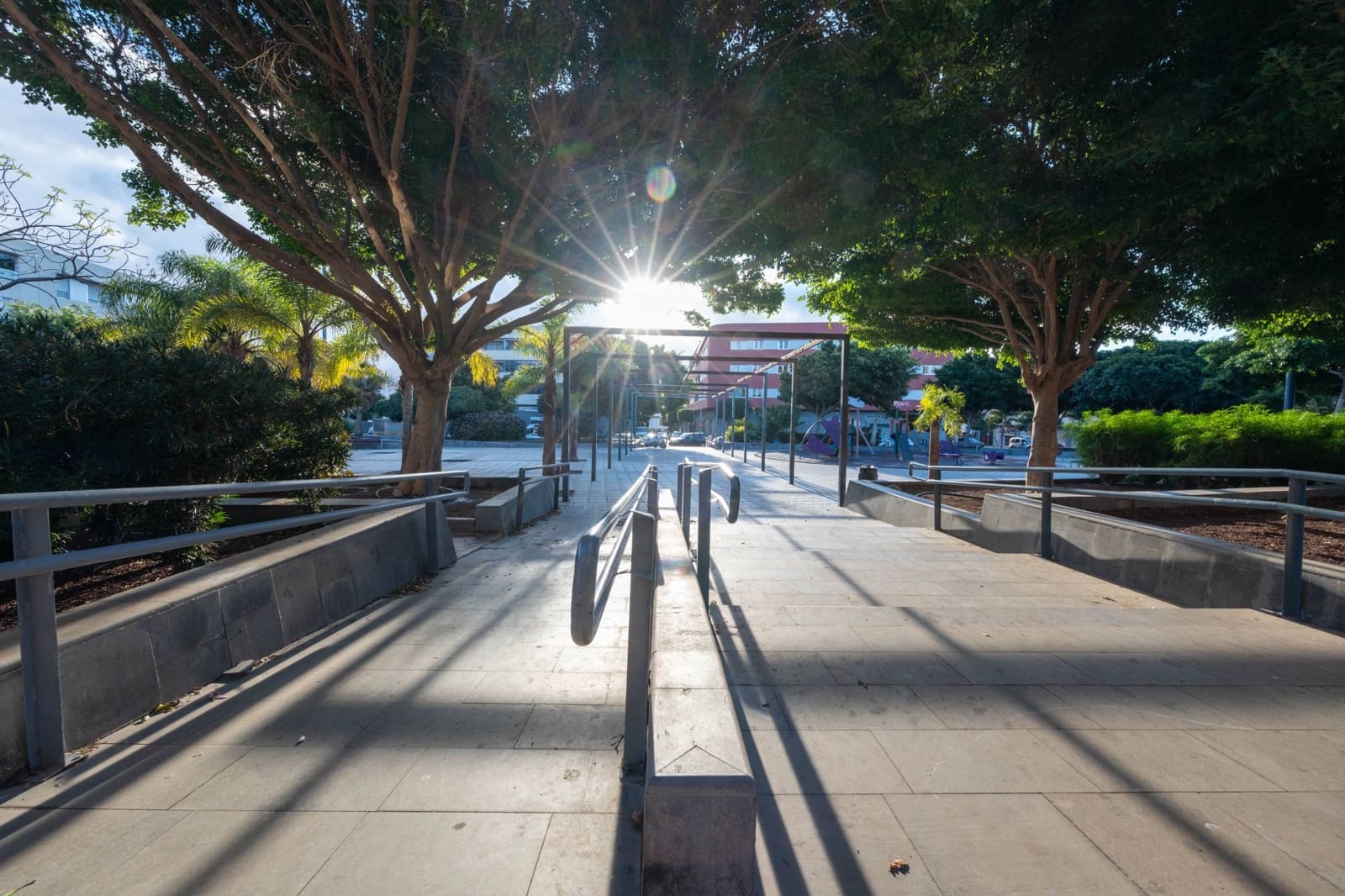 Erhverv til salg i El Doctoral med garage - € 1.500.000 (Ref: 9116067)