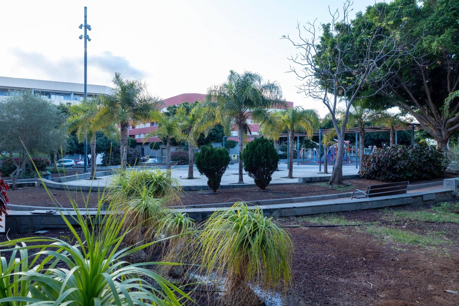 Erhverv til salg i El Doctoral med garage - € 1.500.000 (Ref: 9116067)