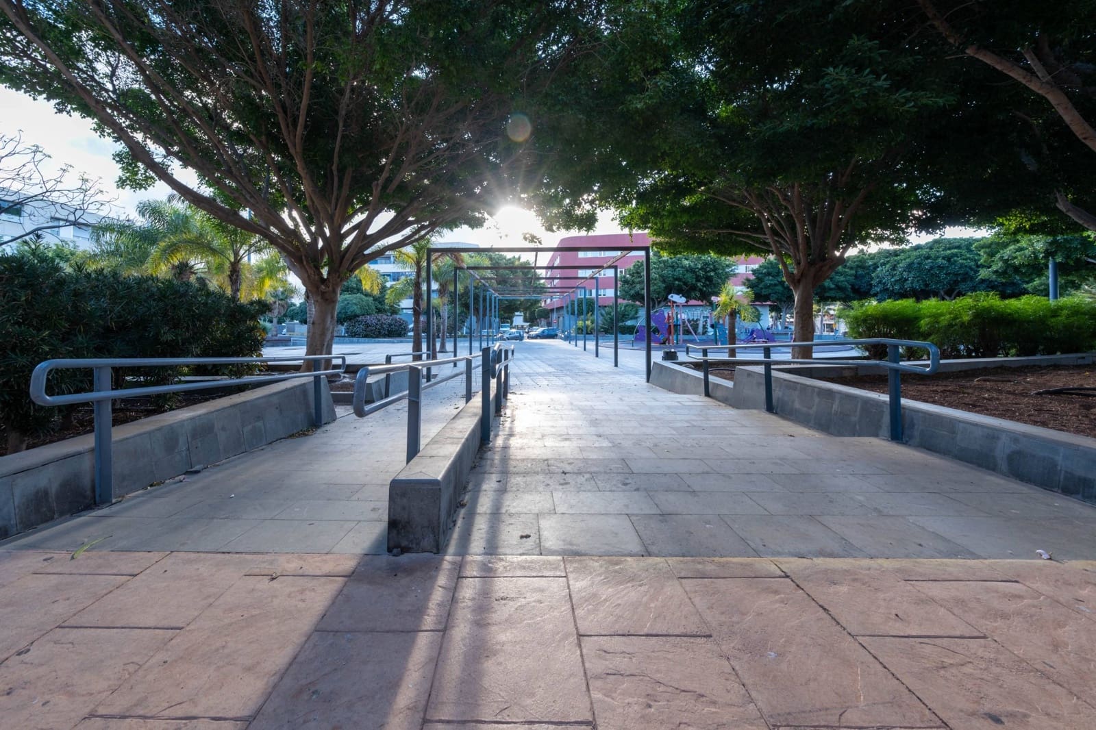 Erhverv til salg i El Doctoral med garage - € 1.500.000 (Ref: 9116067)