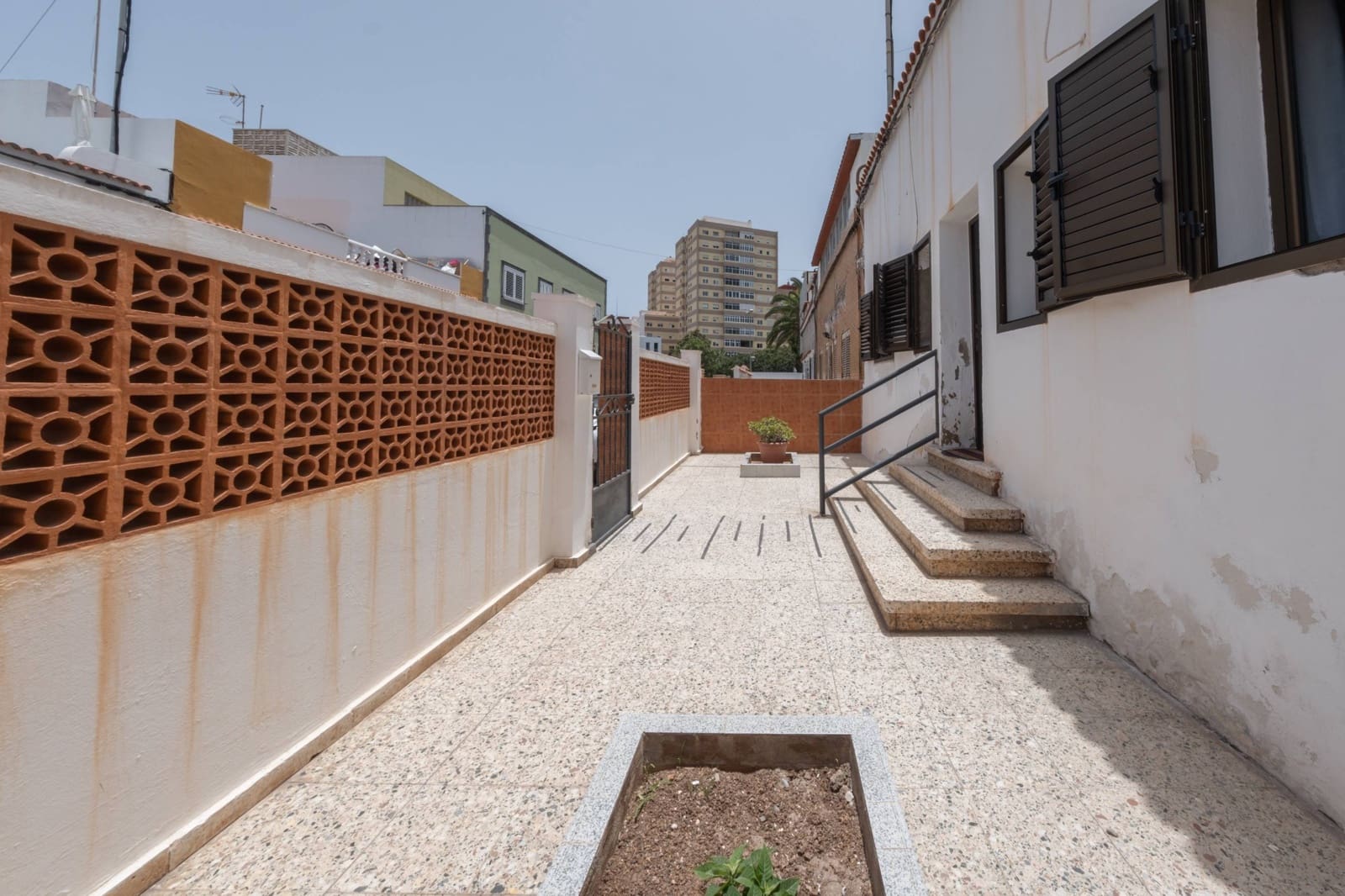 4 bedroom Townhouse for sale in Las Palmas de Gran Canaria - € 290,000 (Ref: 9129731)