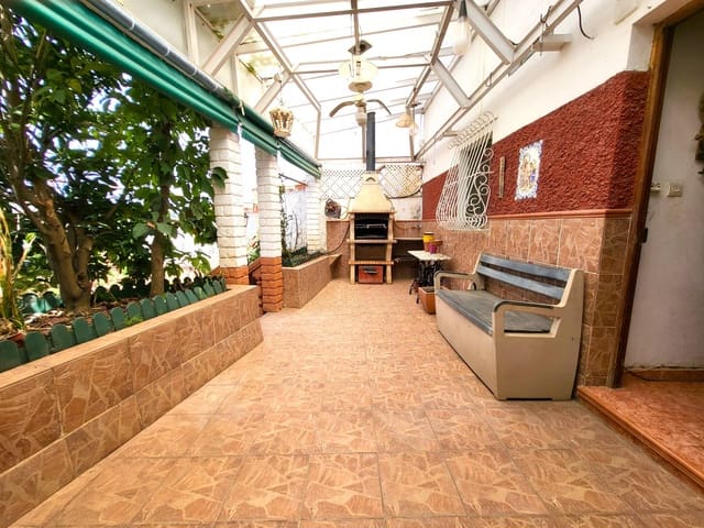 4 slaapkamer Rijtjeshuis te koop in Valleseco met garage - € 169.000 (Ref: 9141588)