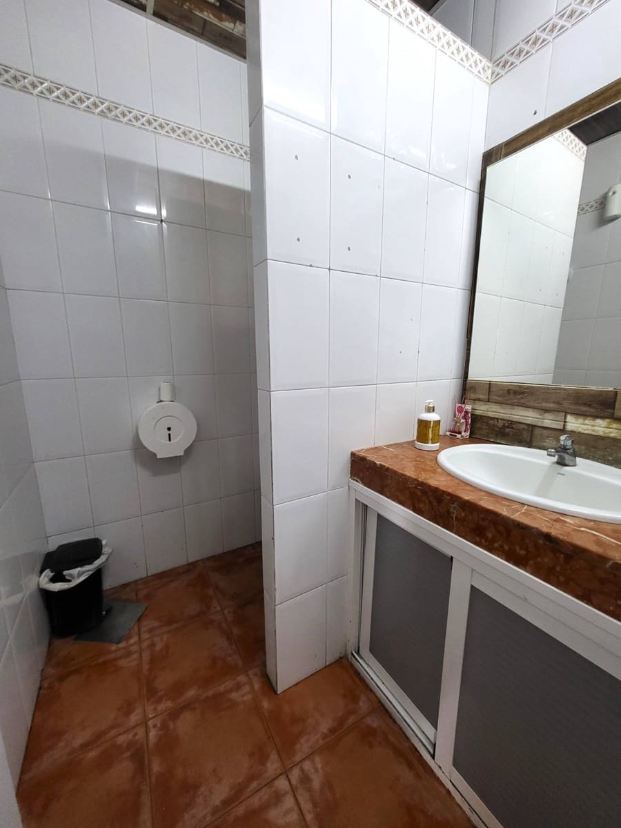 6 soveværelse Virksomhed til leje i Santa Brigida - € 850 (Ref: 9145502)