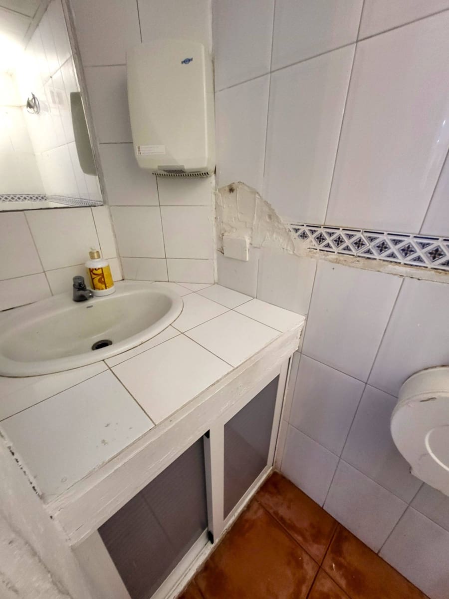 6 soveværelse Virksomhed til leje i Santa Brigida - € 850 (Ref: 9145502)