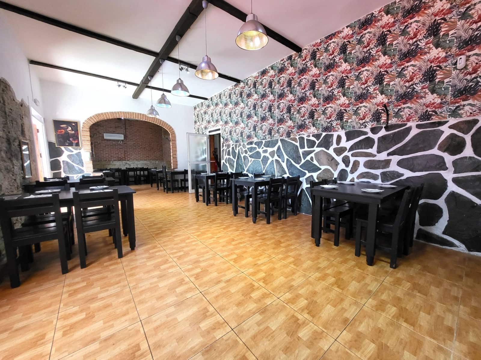 6 soveværelse Virksomhed til leje i Santa Brigida - € 850 (Ref: 9145502)