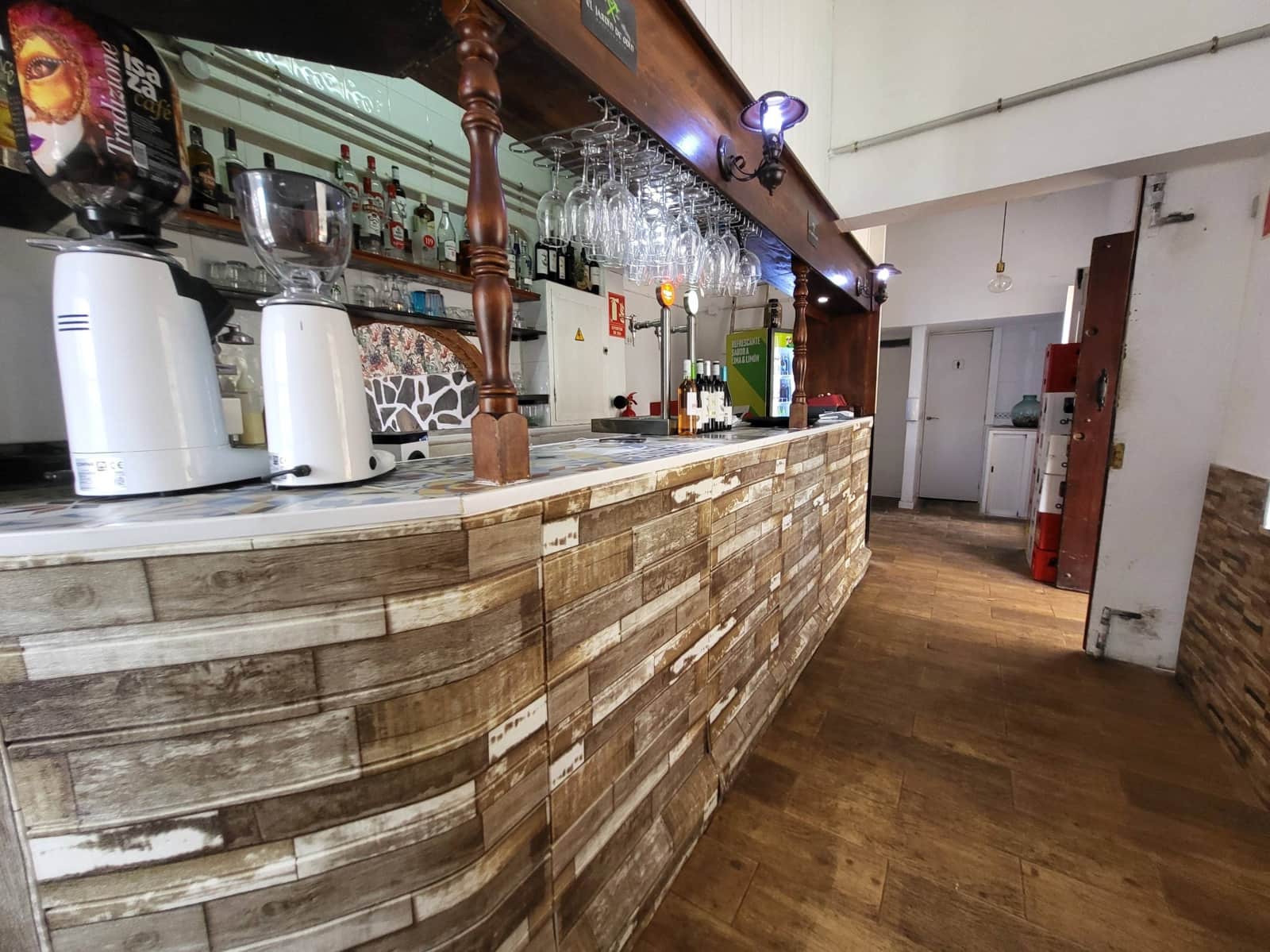 6 soveværelse Virksomhed til leje i Santa Brigida - € 850 (Ref: 9145502)