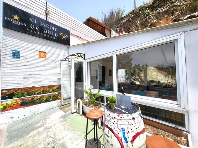 6 soveværelse Virksomhed til leje i Santa Brígida - € 850 (Ref: 9145502)