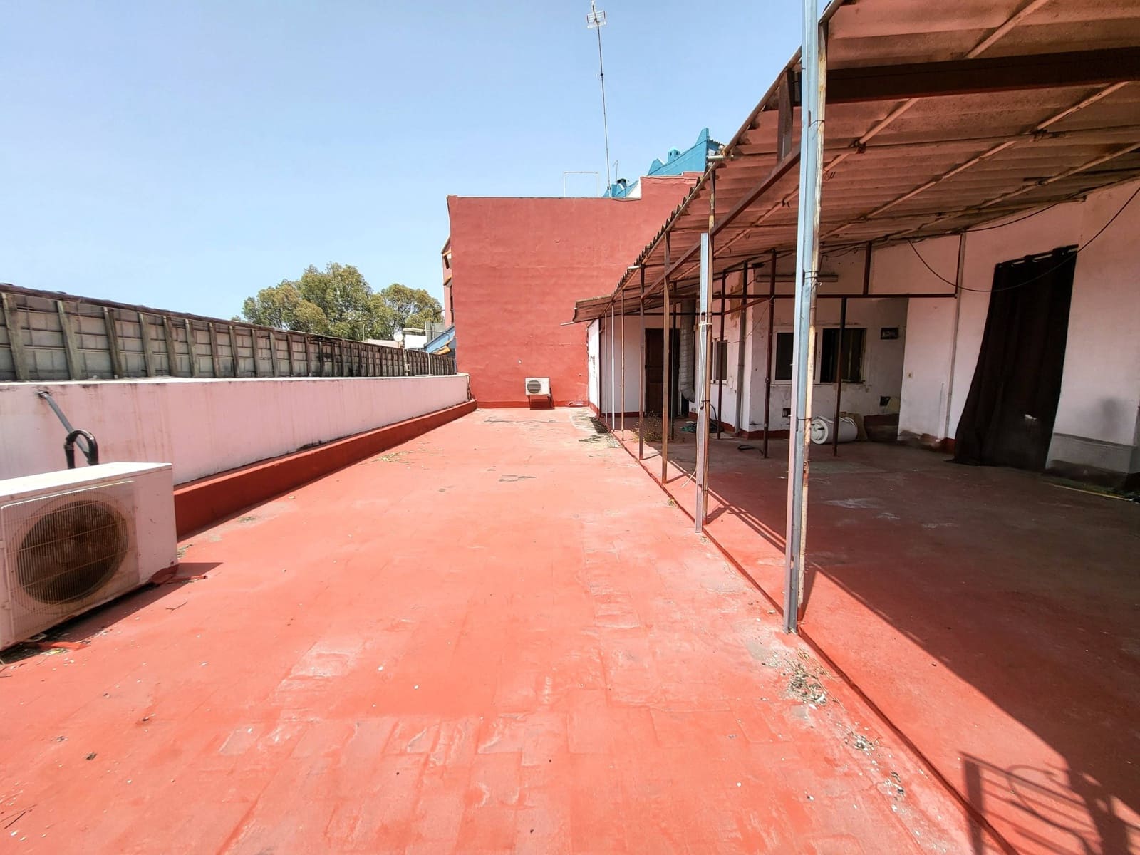 6 soveværelse Virksomhed til leje i Santa Brigida - € 850 (Ref: 9145502)