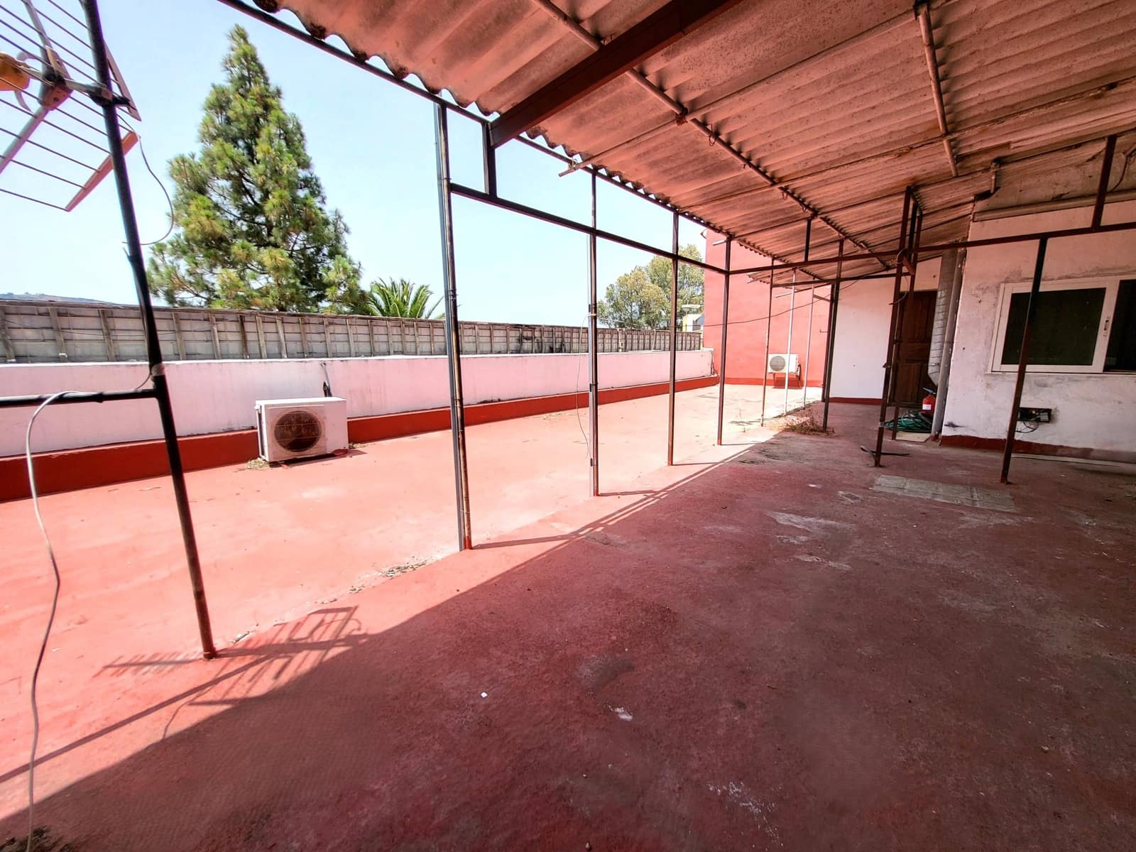 6 soveværelse Virksomhed til leje i Santa Brigida - € 850 (Ref: 9145502)