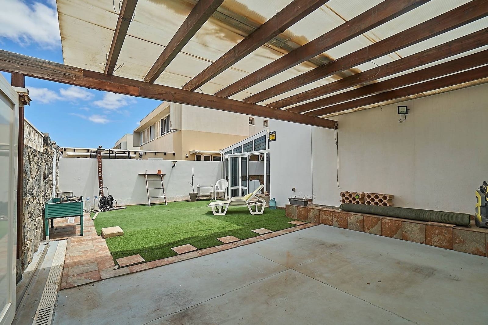 3 slaapkamer Halfvrijstaande villa te koop in Ingenio met garage - € 325.000 (Ref: 9159446)