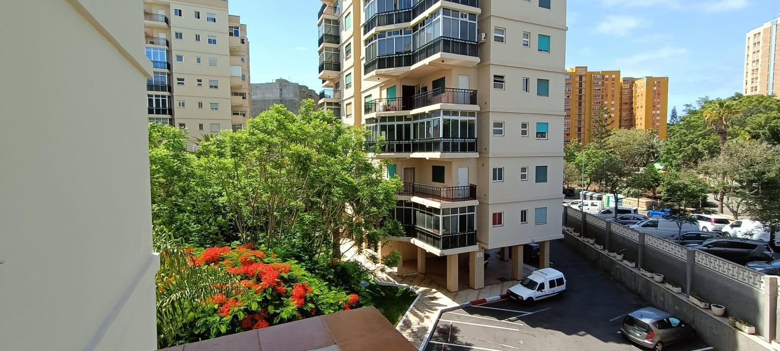 5 bedroom Apartment for sale in Santa Cruz de Tenerife with garage - € 398,000 (Ref: 9162272)
