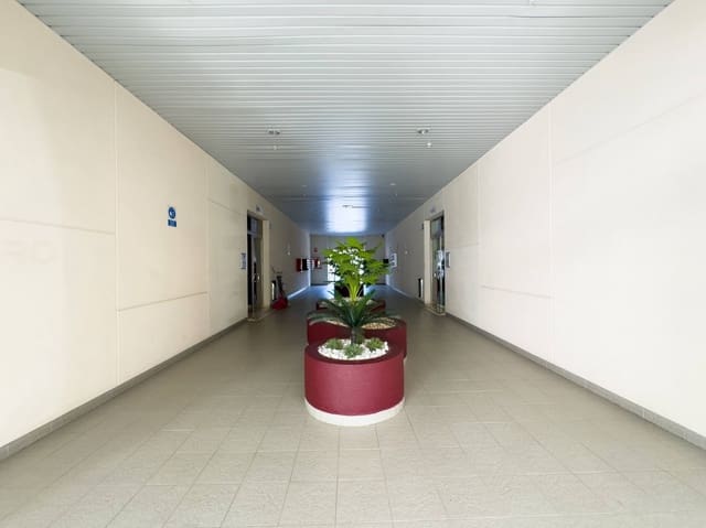 Kommersiell til salgs i Santa Cruz de Tenerife - € 390 000 (Ref: 9162275)