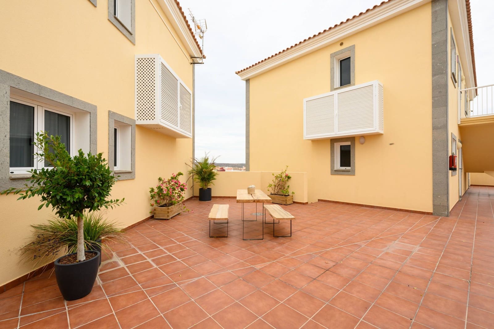 2 makuuhuone Huoneisto myytävänä paikassa Mogan mukana uima-altaan 
autotalli - 265 000 € (Ref: 9173446)