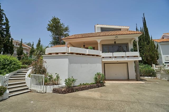 6 soveværelse Villa til salg i Santa Brígida med garage - € 590.000 (Ref: 9173447)