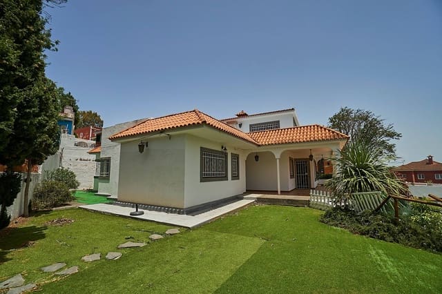 6 soveværelse Villa til salg i Santa Brígida med garage - € 590.000 (Ref: 9173447)