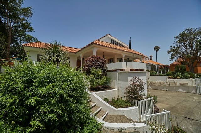 6 soveværelse Villa til salg i Santa Brígida med garage - € 590.000 (Ref: 9173447)