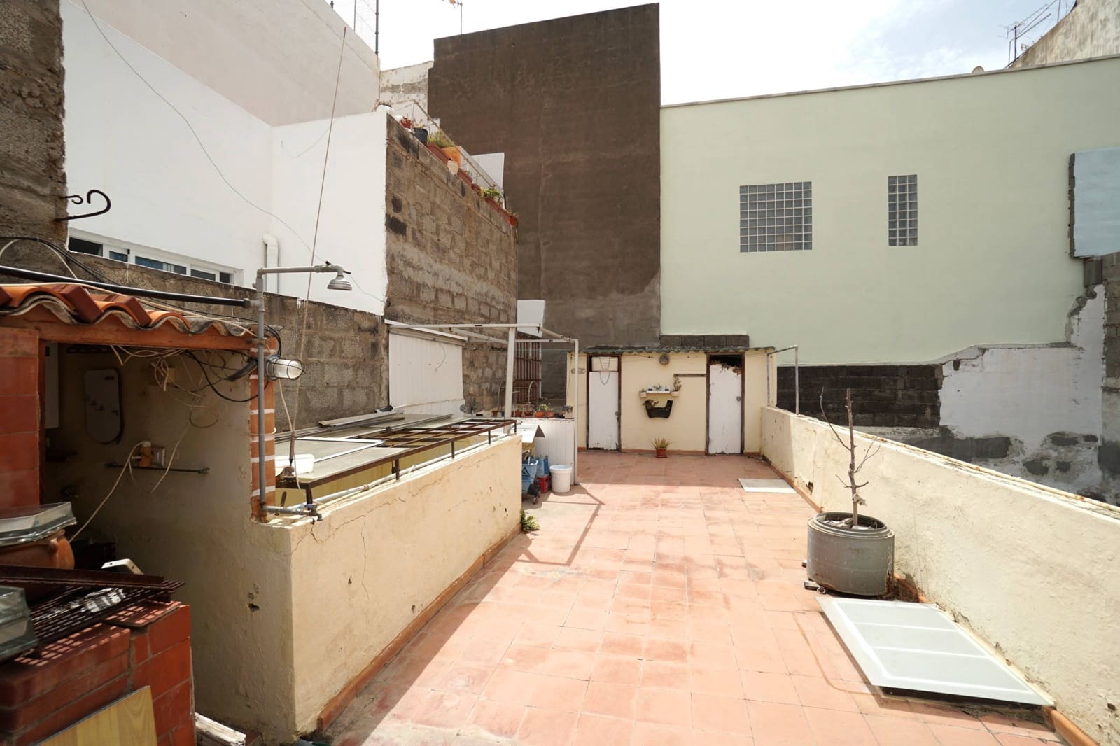 2 bedroom Terraced Villa for sale in Las Palmas de Gran Canaria - € 200,000 (Ref: 9188422)