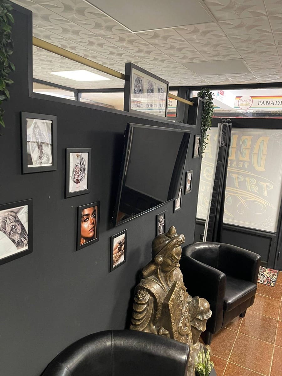 2 bedroom Commercial for sale in San Bartolome de Tirajana - € 76,000 (Ref: 9189123)