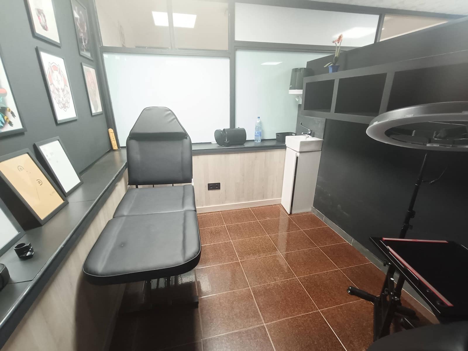 2 bedroom Commercial for sale in San Bartolome de Tirajana - € 76,000 (Ref: 9189123)