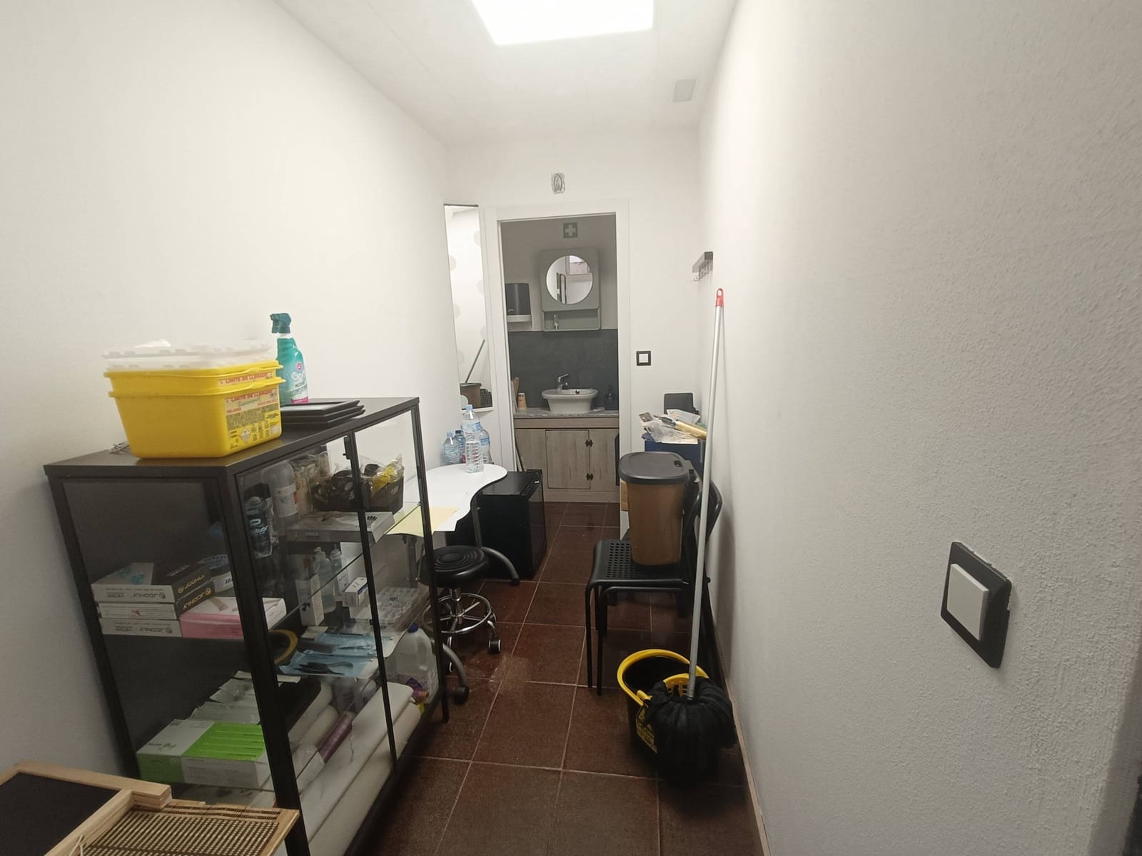 2 bedroom Commercial for sale in San Bartolome de Tirajana - € 76,000 (Ref: 9189123)