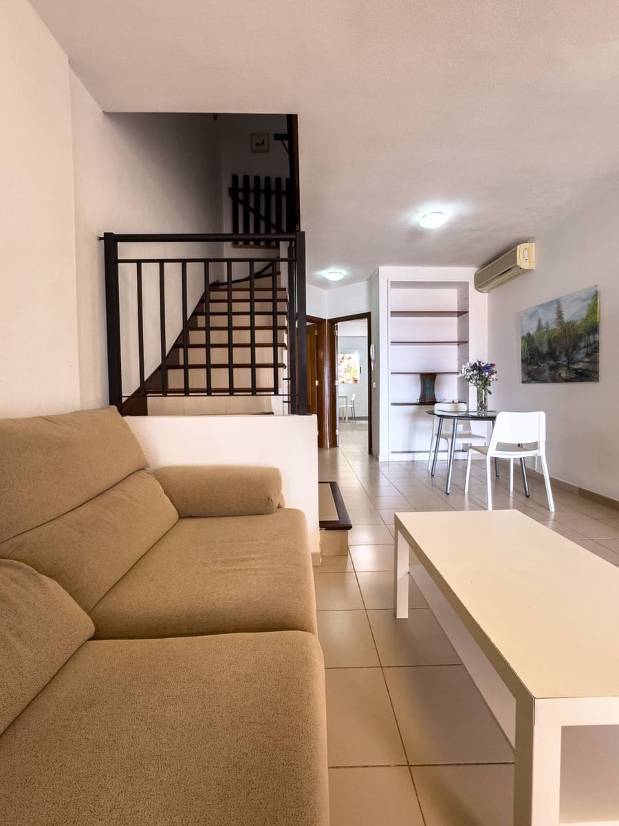 2 makuuhuone Rivitalo vuokrattavana paikassa Radazul mukana 
autotalli - 1 400 € (Ref: 9193788)