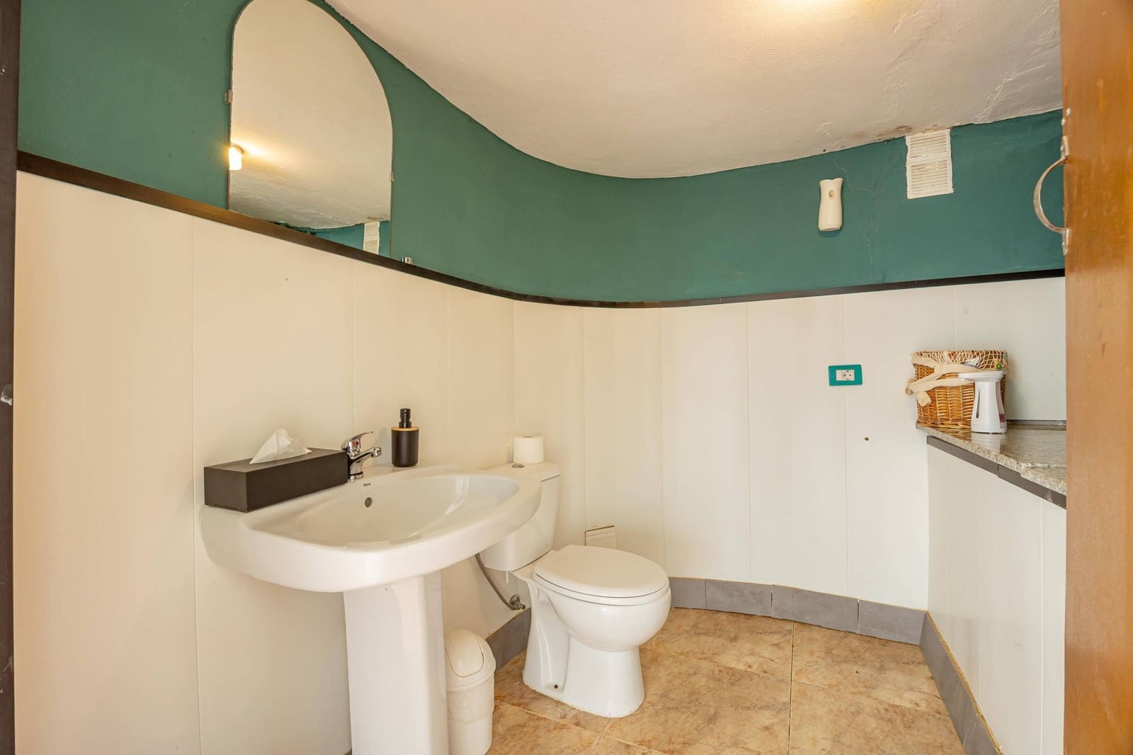 3 bedroom Villa for sale in Telde with pool garage - € 625,000 (Ref: 9195529)