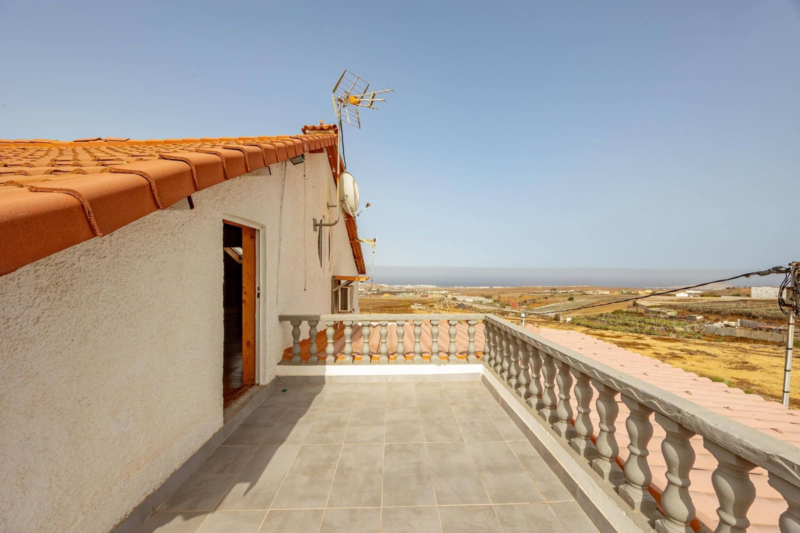 3 bedroom Villa for sale in Telde with pool garage - € 625,000 (Ref: 9195529)