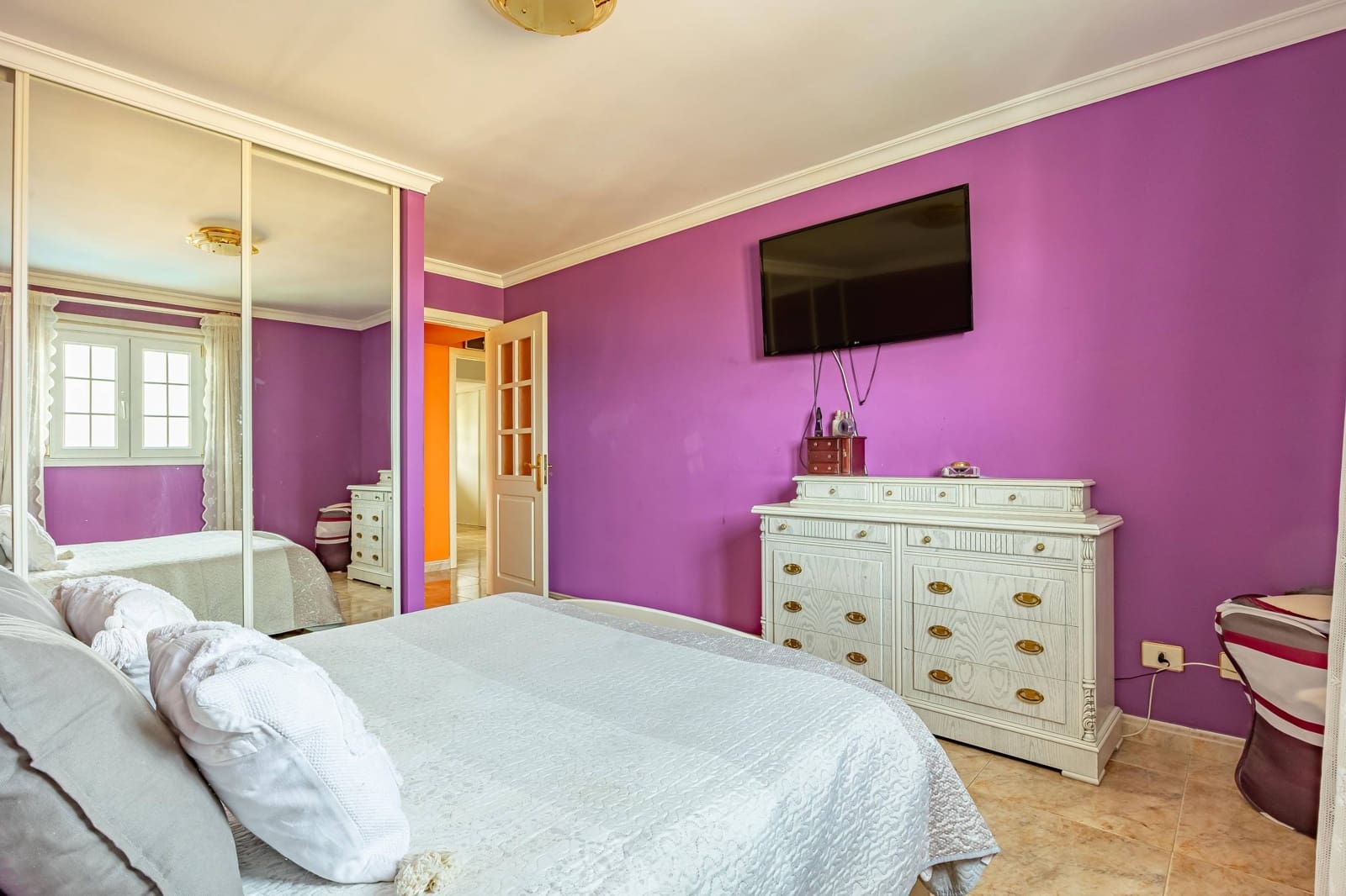 3 bedroom Villa for sale in Telde with pool garage - € 625,000 (Ref: 9195529)