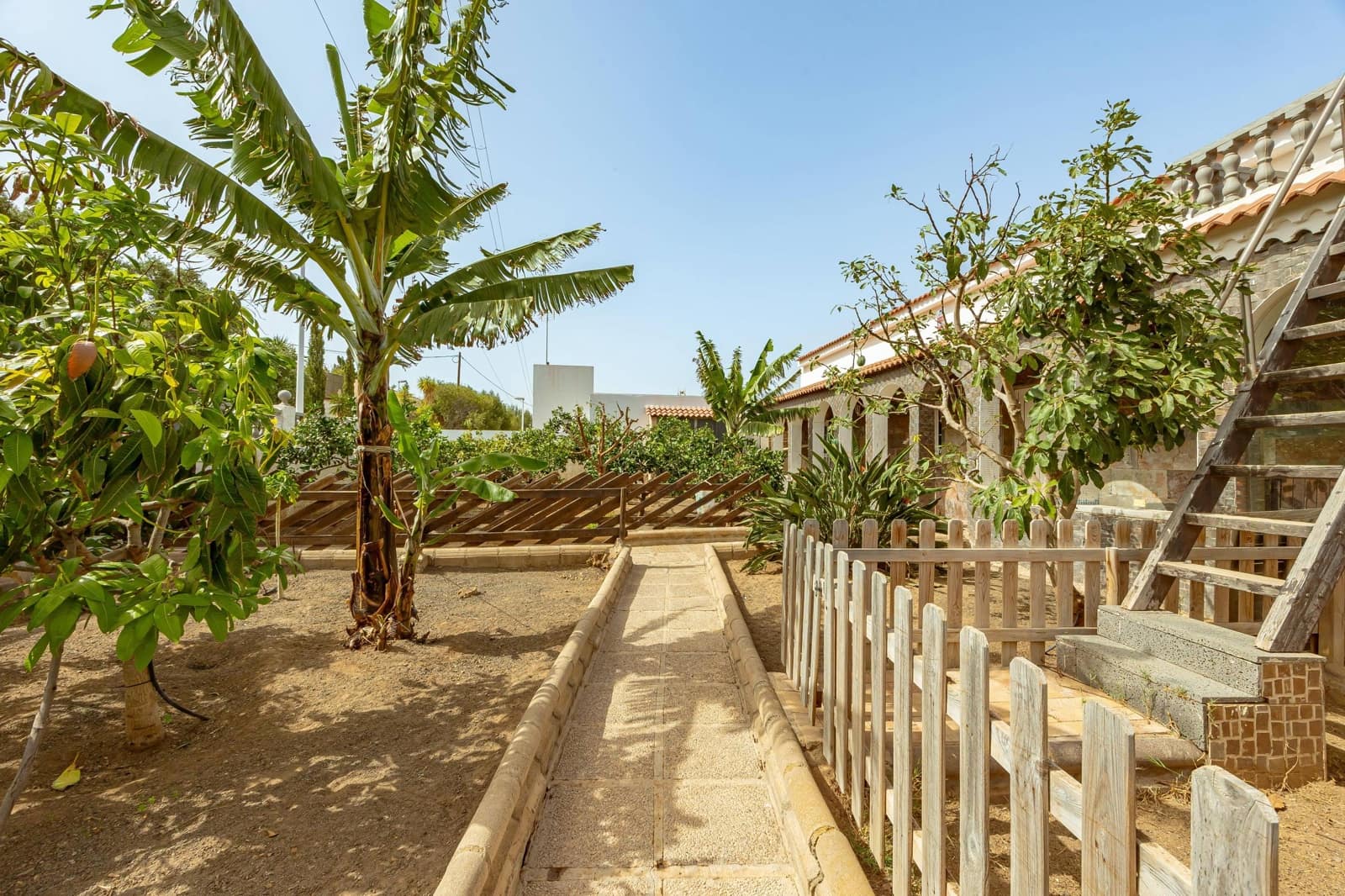 3 bedroom Villa for sale in Telde with pool garage - € 625,000 (Ref: 9195529)