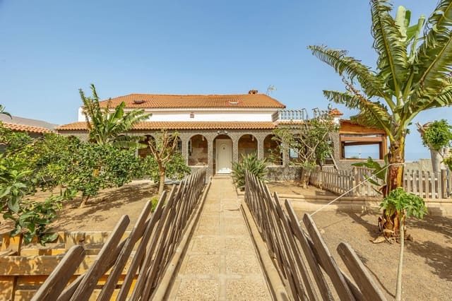 3 camera da letto Villa in vendita in Telde con piscina garage - 625.000 € (Rif: 9195529)