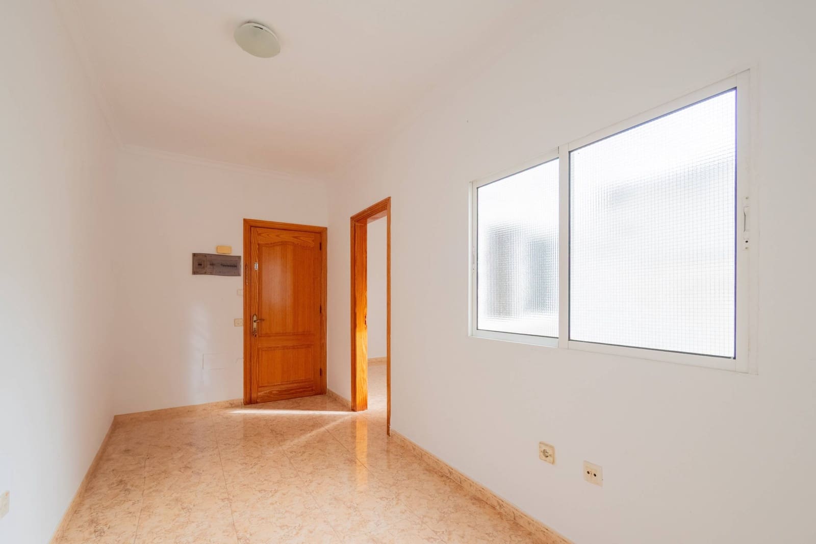 3 bedroom Flat for sale in Las Palmas de Gran Canaria - € 145,000 (Ref: 9195531)