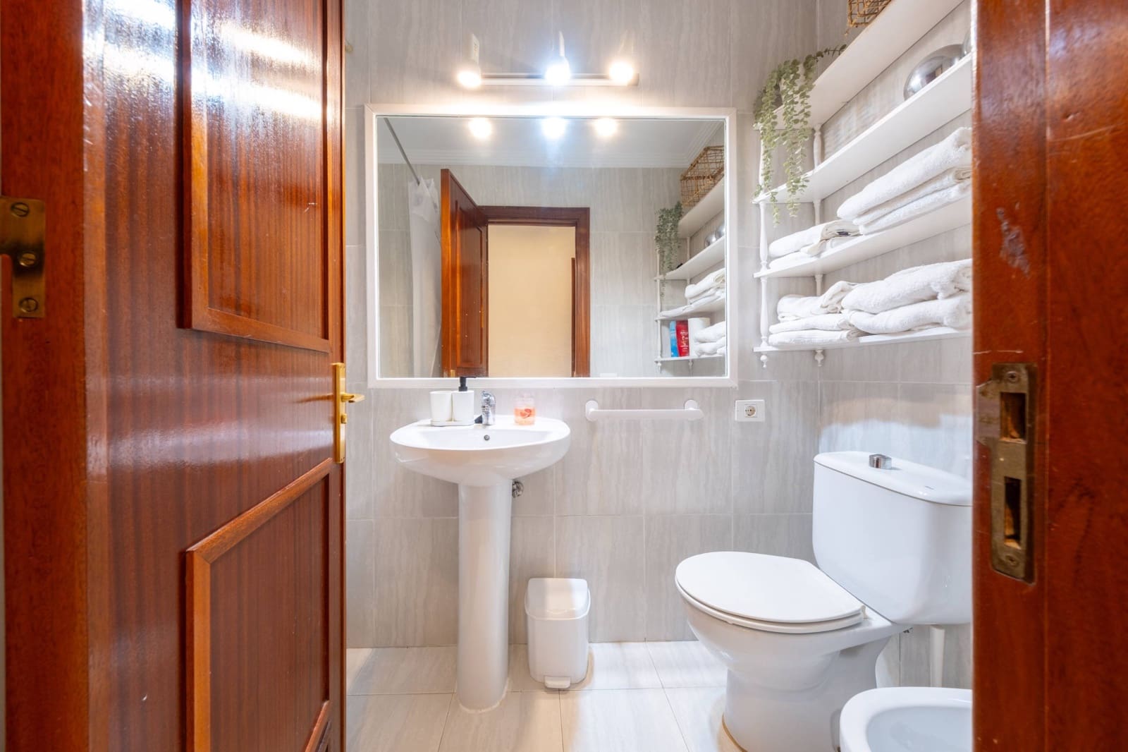 3 bedroom Flat for sale in Las Palmas de Gran Canaria with garage - € 360,000 (Ref: 9200478)