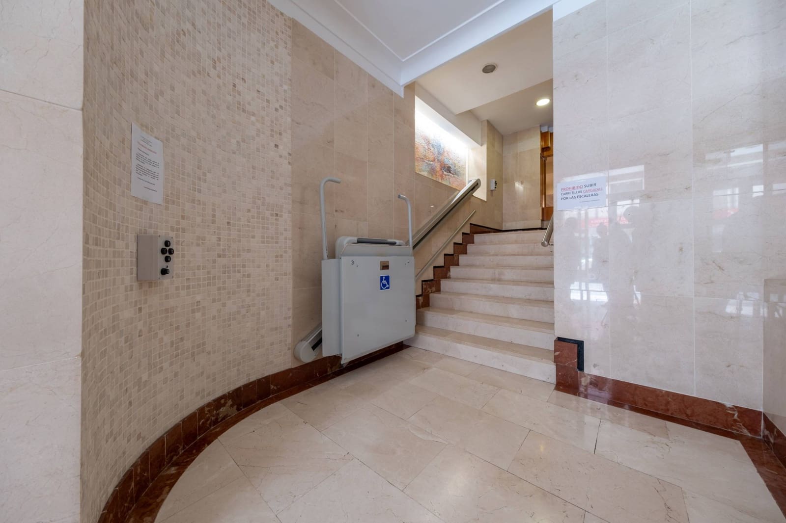 3 bedroom Flat for sale in Las Palmas de Gran Canaria with garage - € 360,000 (Ref: 9200478)