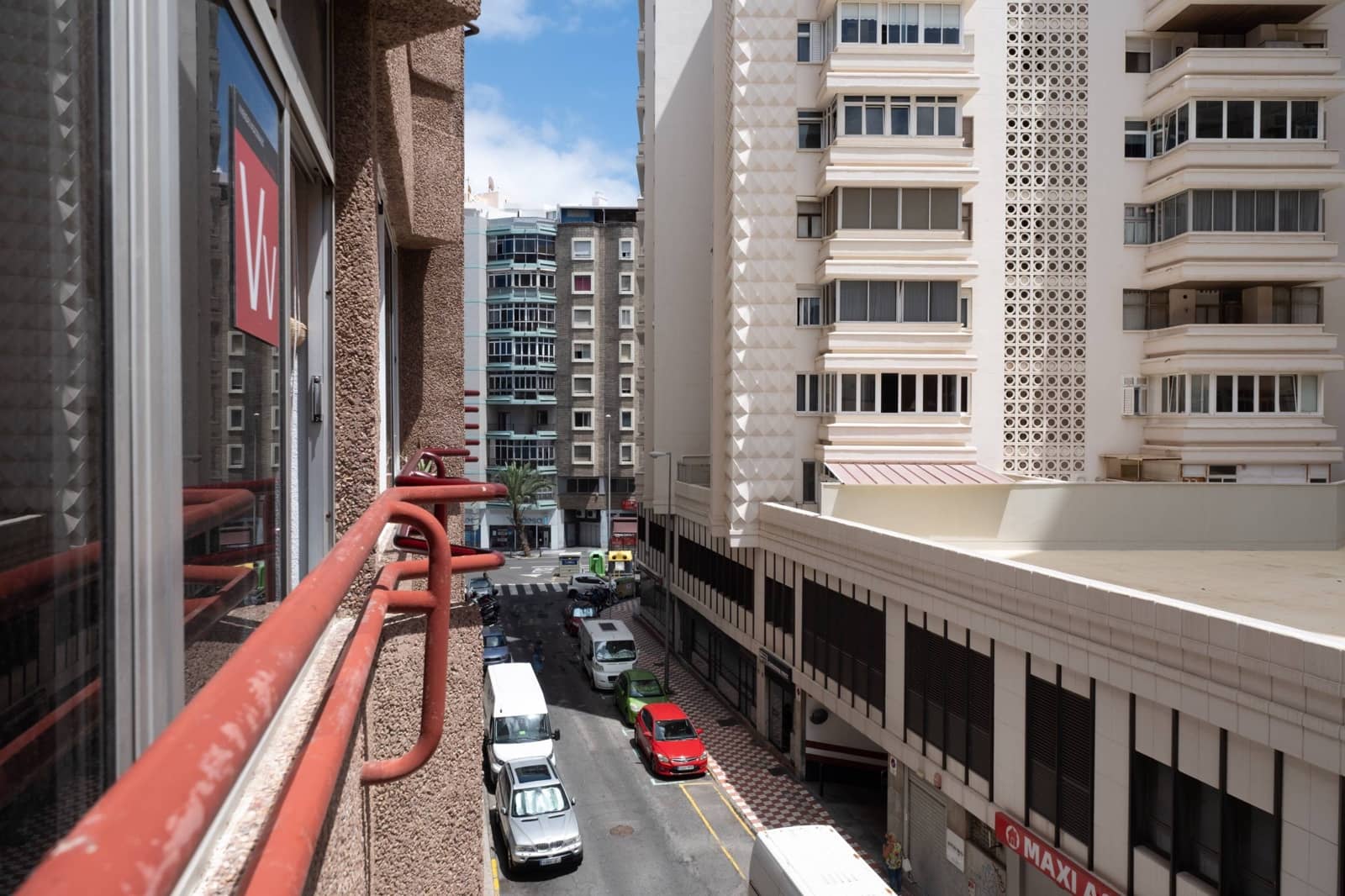 3 bedroom Flat for sale in Las Palmas de Gran Canaria with garage - € 360,000 (Ref: 9200478)