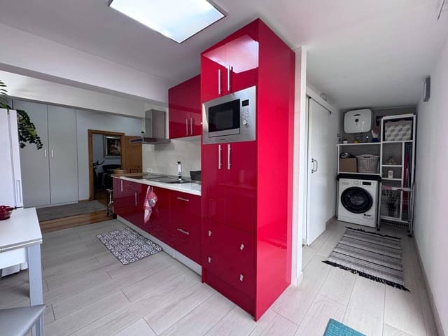 5 slaapkamer Rijtjeshuis te koop in Telde - € 775.000 (Ref: 9202419)