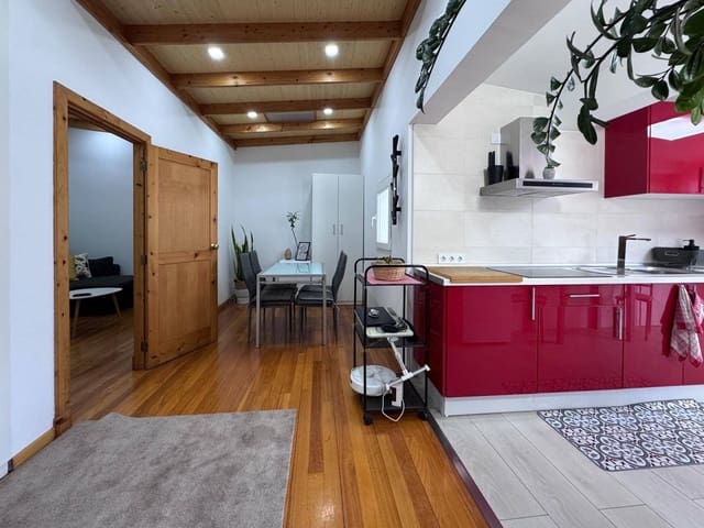 5 slaapkamer Rijtjeshuis te koop in Telde - € 775.000 (Ref: 9202419)