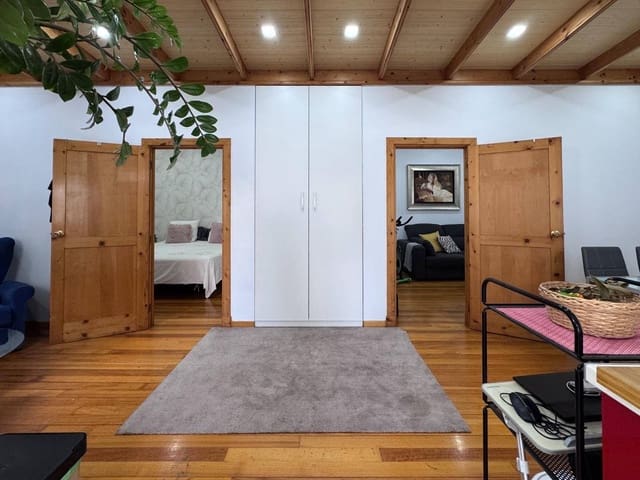 5 slaapkamer Rijtjeshuis te koop in Telde - € 775.000 (Ref: 9202419)