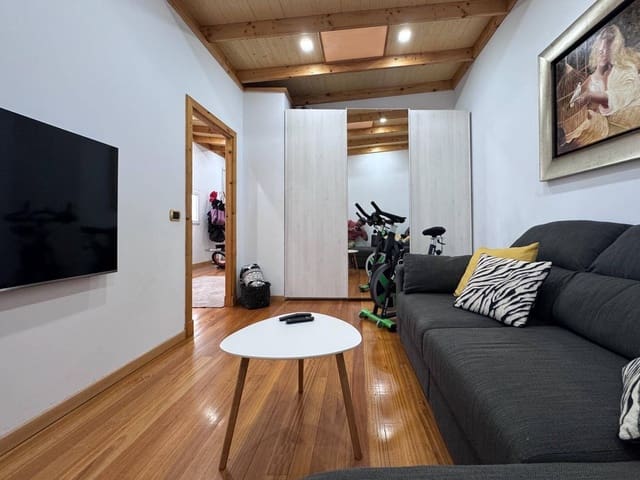 5 slaapkamer Rijtjeshuis te koop in Telde - € 775.000 (Ref: 9202419)