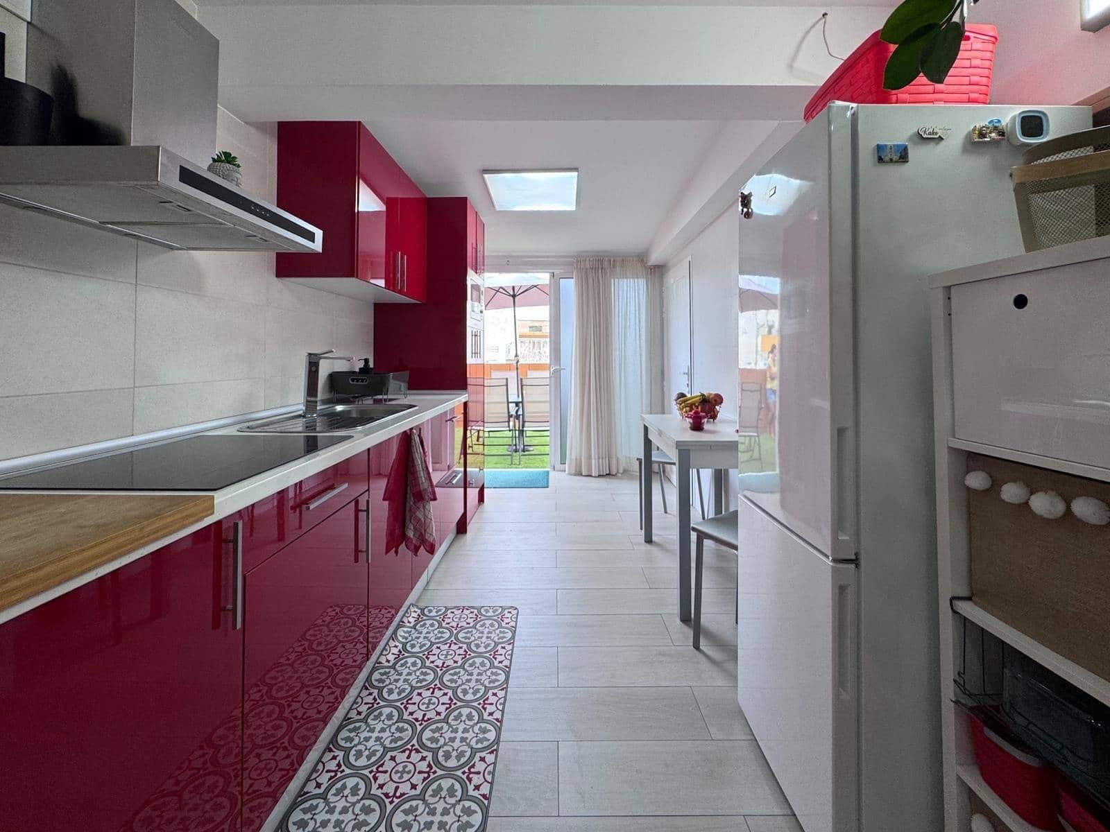 5 slaapkamer Rijtjeshuis te koop in Telde - € 775.000 (Ref: 9202419)