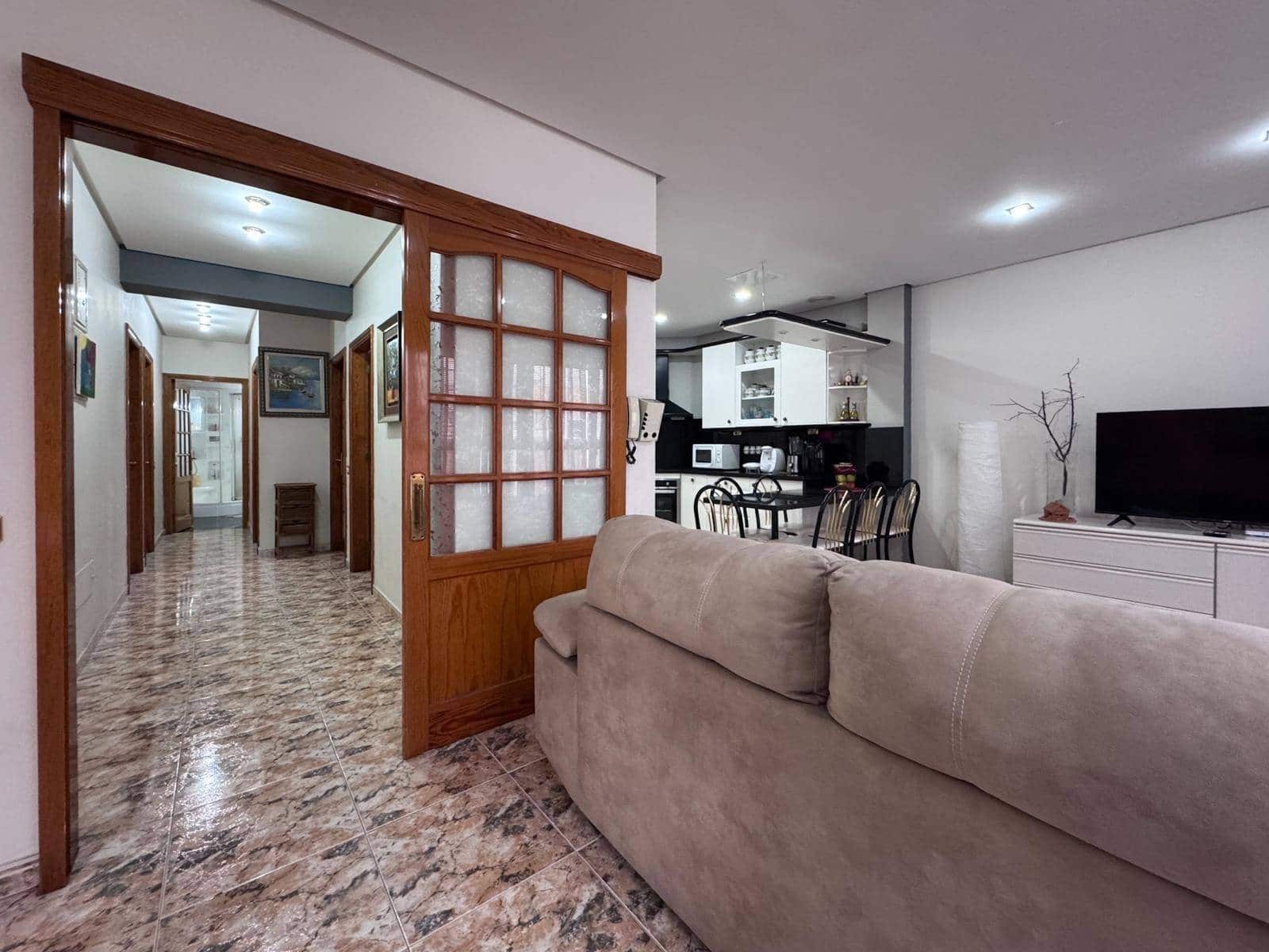 5 slaapkamer Rijtjeshuis te koop in Telde - € 775.000 (Ref: 9202419)