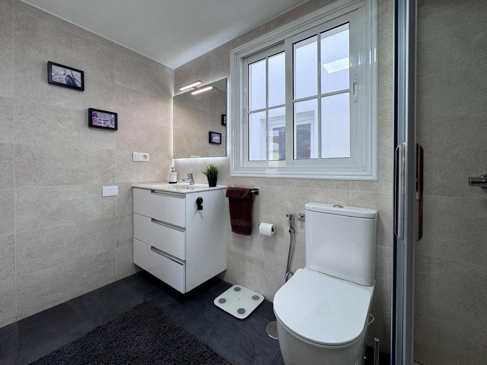 5 slaapkamer Rijtjeshuis te koop in Telde - € 775.000 (Ref: 9202419)