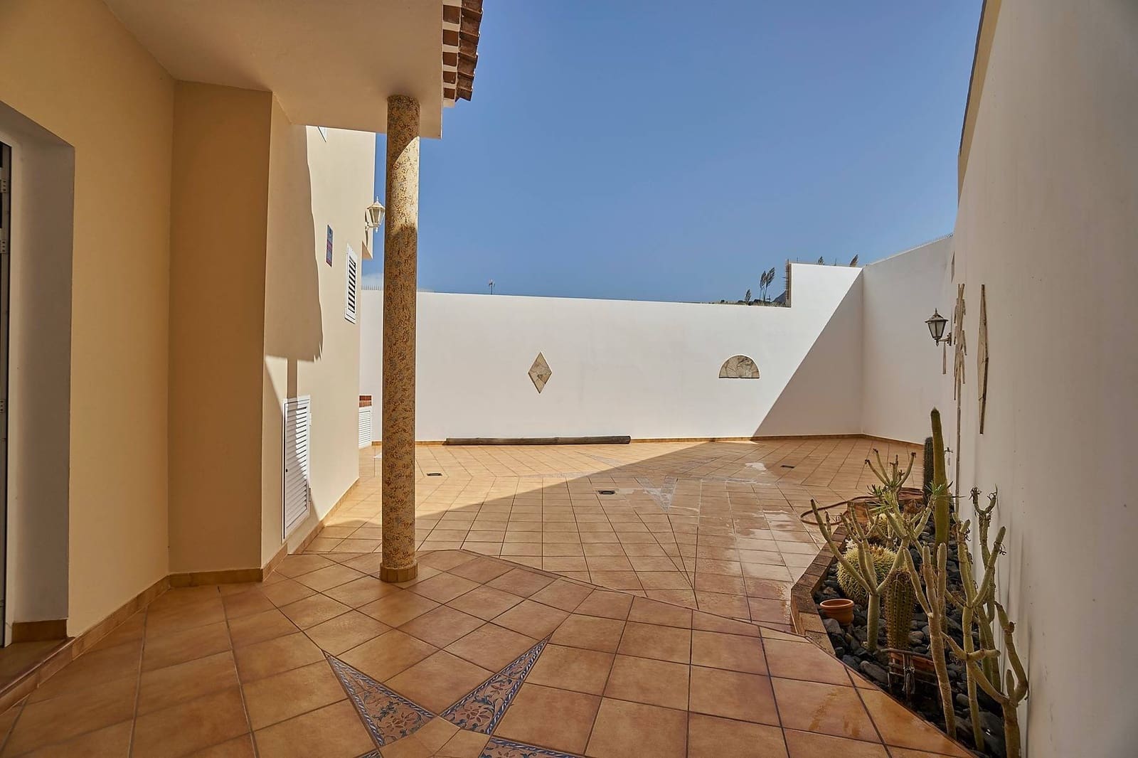 Adosado de 4 habitaciones en La Aldea de San Nicolas en venta con garaje - 240.000 € (Ref: 9240415)