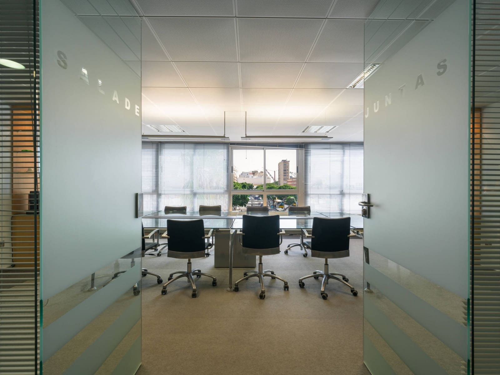 Office for sale in Las Palmas de Gran Canaria with garage - € 780,000 (Ref: 9255284)