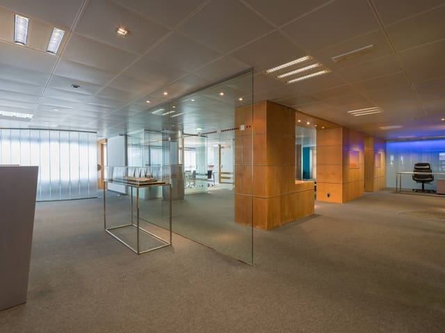 Office for sale in Isleta, Las Palmas de Gran Canaria with garage - € 780,000 (Ref: 9255284)