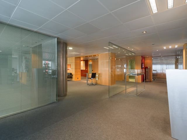 Office for sale in Isleta, Las Palmas de Gran Canaria with garage - € 780,000 (Ref: 9255284)