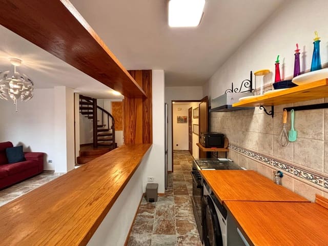 2 bedroom Apartment for rent in Santa Cruz de la Palma - € 1,500 (Ref: 9257293)
